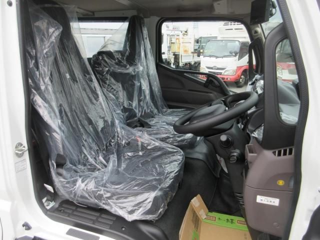 MITSUBISHI CANTER 2025 Image 31