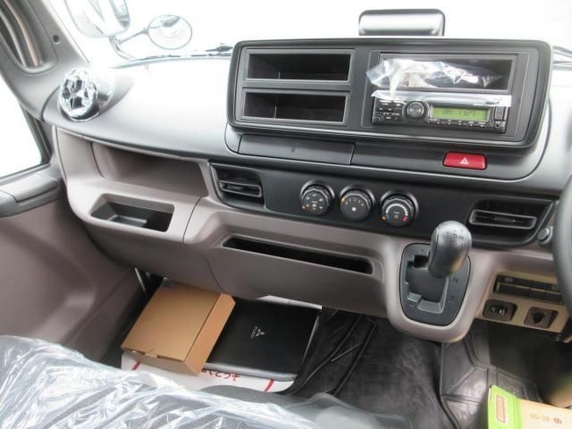 MITSUBISHI CANTER 2025 Image 31