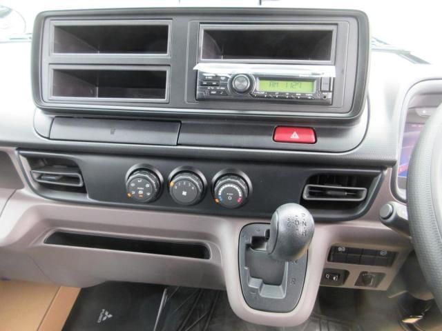 MITSUBISHI CANTER 2025 Image 31