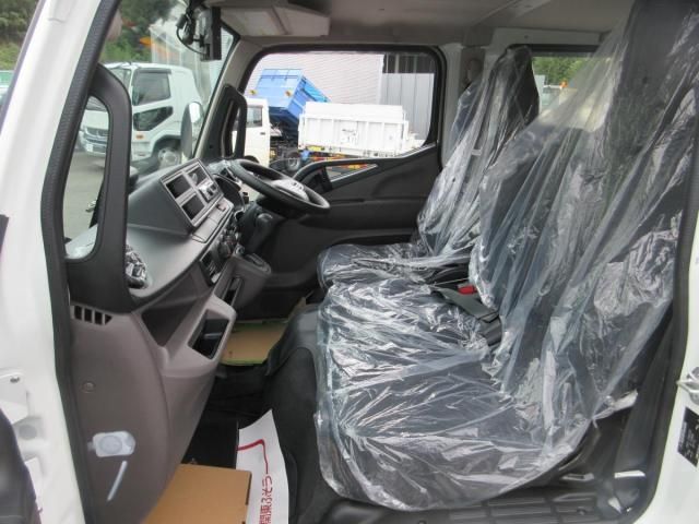 MITSUBISHI CANTER 2025 Image 31