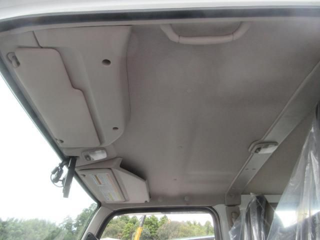 MITSUBISHI CANTER 2025 Image 31