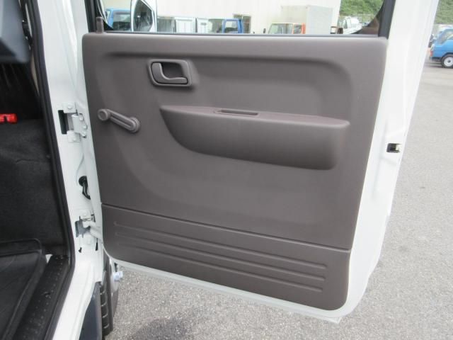 MITSUBISHI CANTER 2025 Image 31