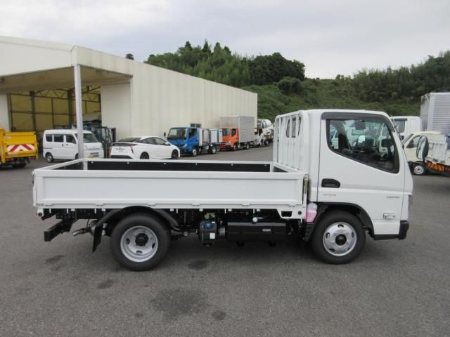MITSUBISHI CANTER 2025 Image 31
