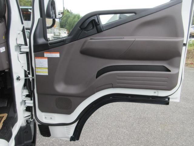 MITSUBISHI CANTER 2025 Image 31