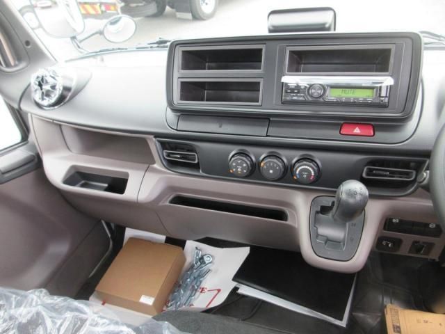 MITSUBISHI CANTER 2025 Image 31