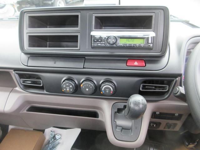 MITSUBISHI CANTER 2025 Image 31