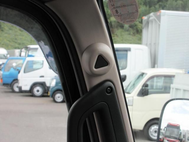 MITSUBISHI CANTER 2025 Image 31