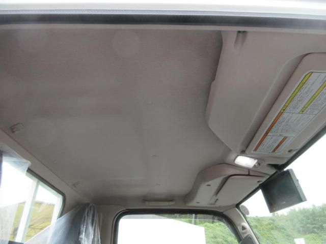 MITSUBISHI CANTER 2025 Image 31