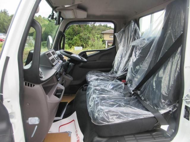 MITSUBISHI CANTER 2025 Image 31