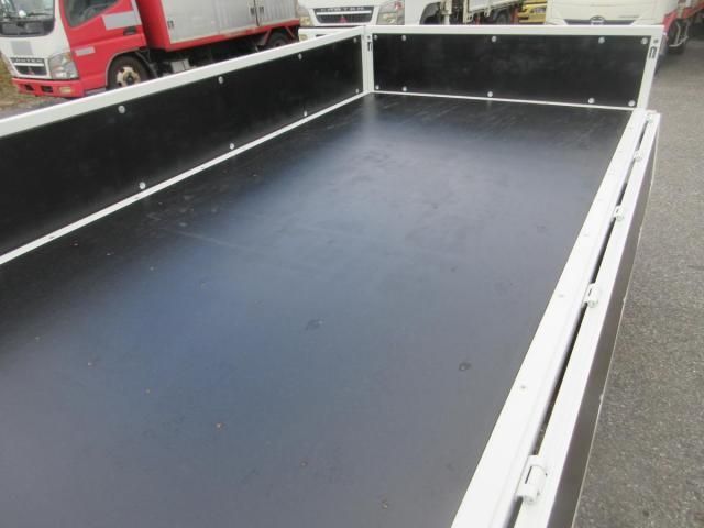 MITSUBISHI CANTER 2025 Image 31