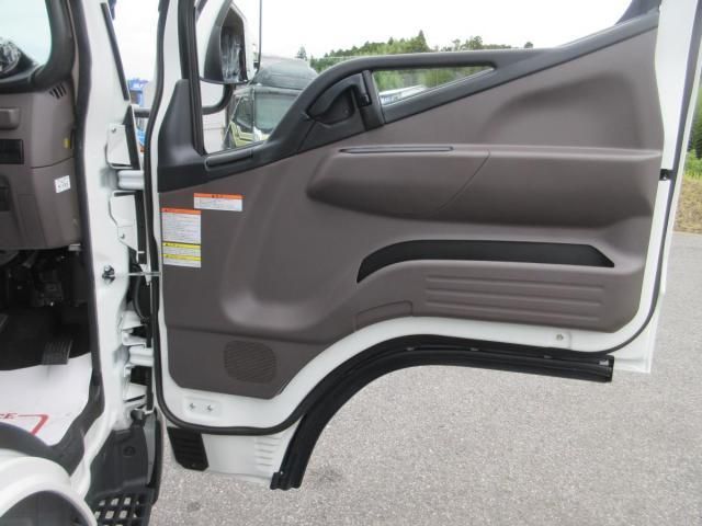 MITSUBISHI CANTER 2025 Image 31