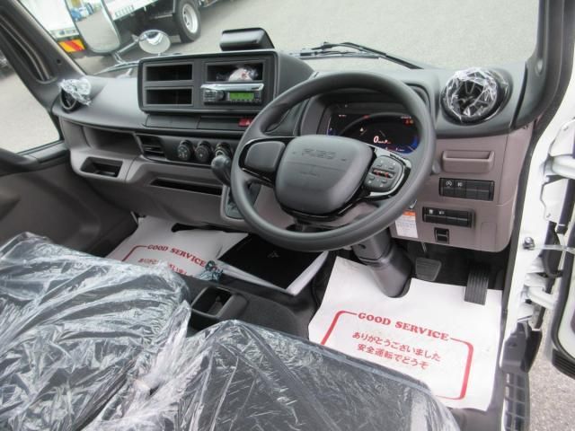 MITSUBISHI CANTER 2025 Image 31