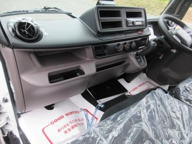 MITSUBISHI CANTER 2025 Image 31