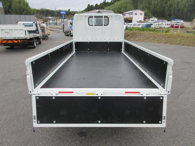 MITSUBISHI CANTER 2025 Image 31