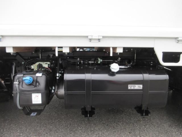 MITSUBISHI CANTER 2025 Image 31