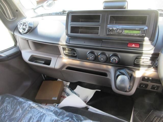 MITSUBISHI CANTER 2025 Image 31