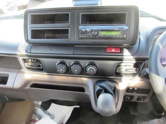 MITSUBISHI CANTER 2025 Image 31