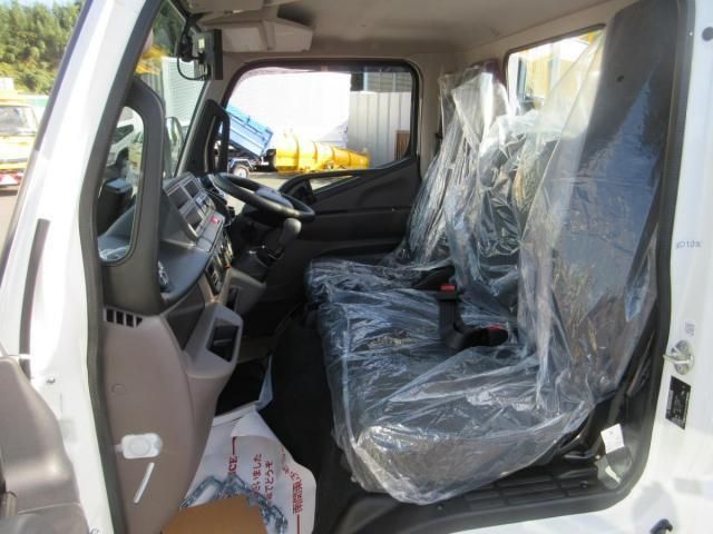 MITSUBISHI CANTER 2025 Image 31