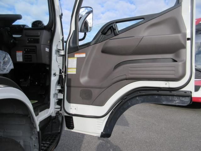 MITSUBISHI CANTER 2025 Image 31