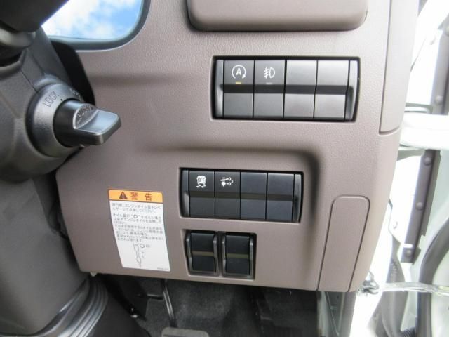 MITSUBISHI CANTER 2025 Image 31