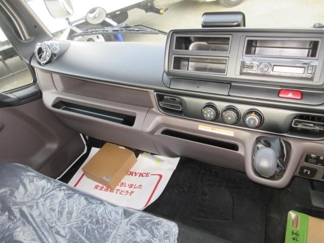 MITSUBISHI CANTER 2025 Image 31