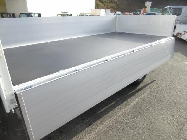 MITSUBISHI CANTER 2025 Image 31