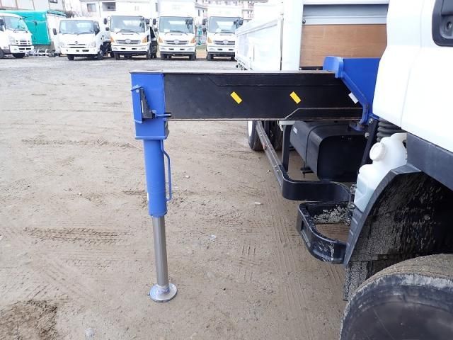 MITSUBISHI CANTER 2018 Image 31