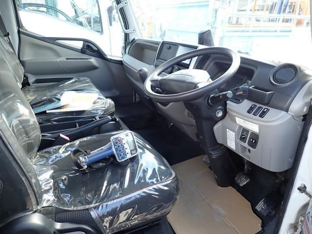 MITSUBISHI CANTER 2018 Image 31
