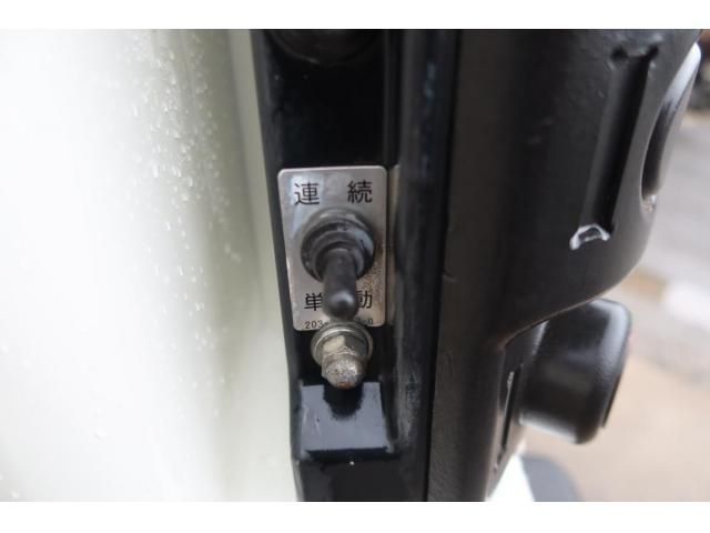 HINO DUTRO 2017 Image 31