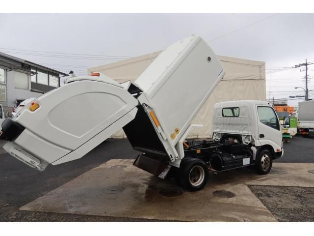 HINO DUTRO 2017 Image 31