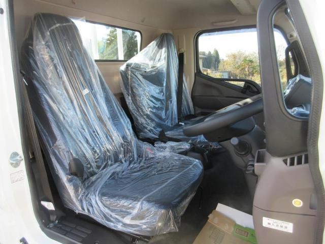 MITSUBISHI CANTER 2025 Image 31