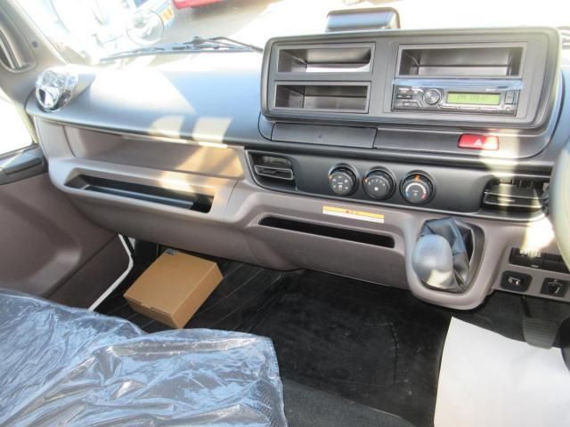 MITSUBISHI CANTER 2025 Image 31