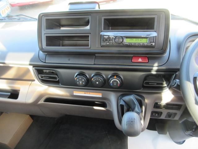 MITSUBISHI CANTER 2025 Image 31