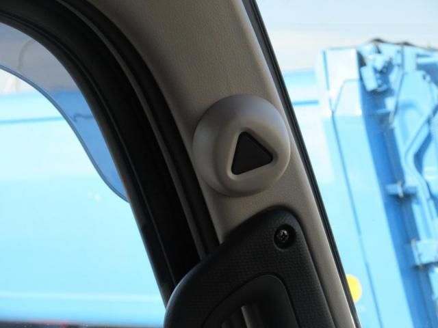 MITSUBISHI CANTER 2025 Image 31