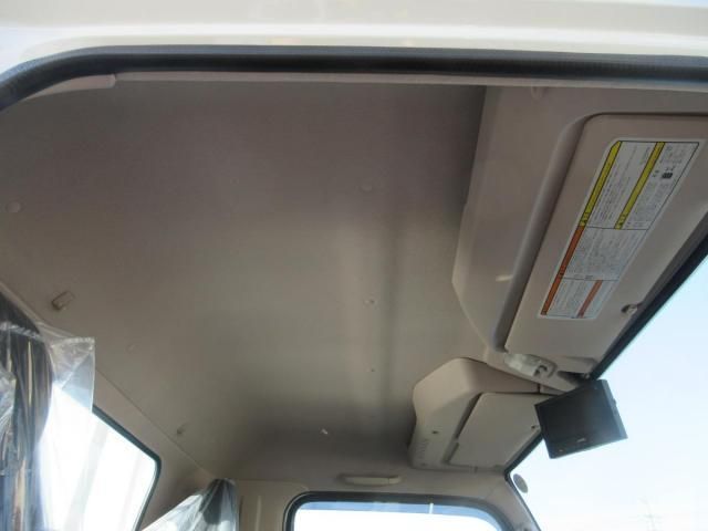 MITSUBISHI CANTER 2025 Image 31