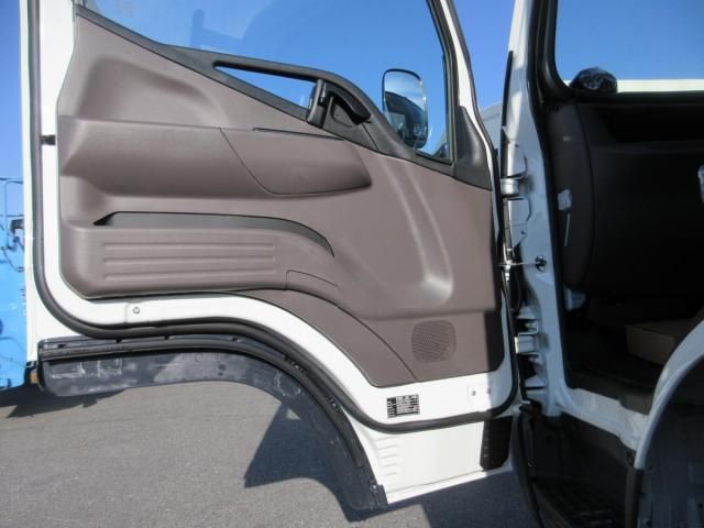 MITSUBISHI CANTER 2025 Image 31