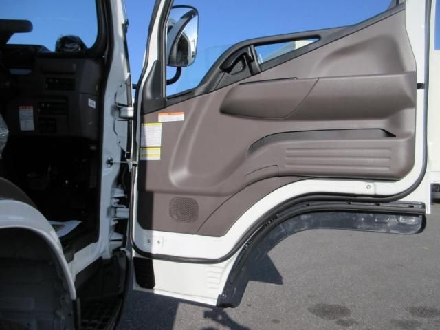 MITSUBISHI CANTER 2025 Image 31