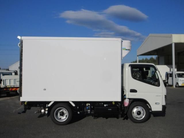 MITSUBISHI CANTER 2025 Image 31