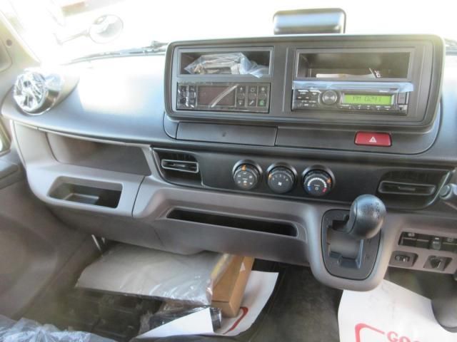 MITSUBISHI CANTER 2025 Image 31