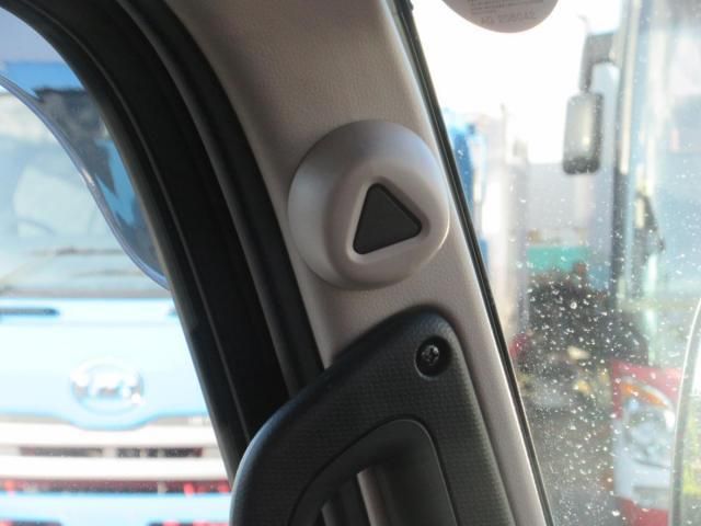 MITSUBISHI CANTER 2025 Image 31