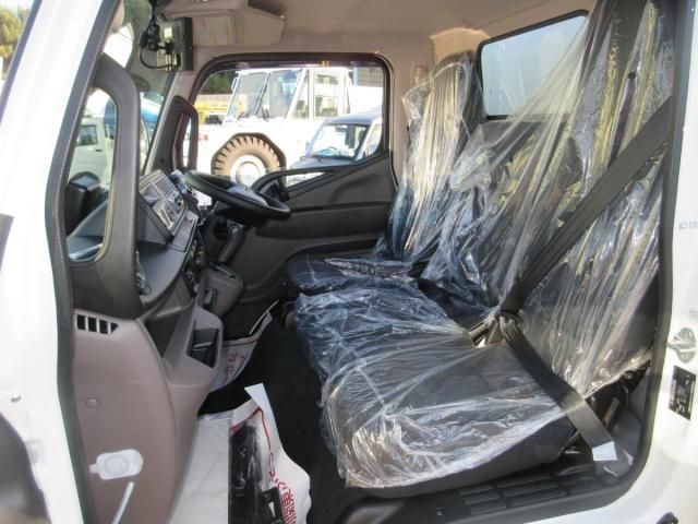 MITSUBISHI CANTER 2025 Image 31