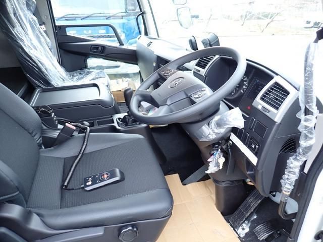 MITSUBISHI CANTER 2025 Image 31
