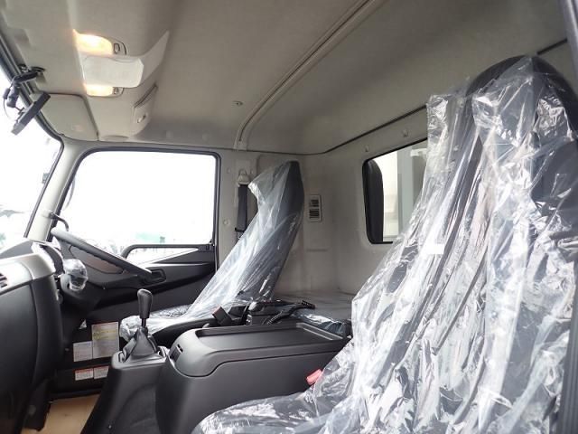 MITSUBISHI CANTER 2025 Image 31