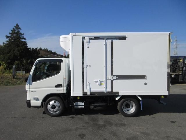 MITSUBISHI CANTER 2025 Image 31