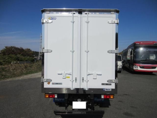 MITSUBISHI CANTER 2025 Image 31