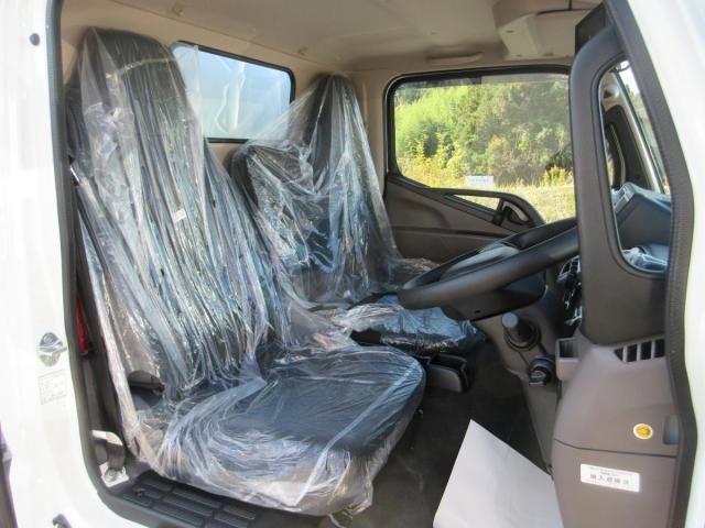 MITSUBISHI CANTER 2025 Image 31