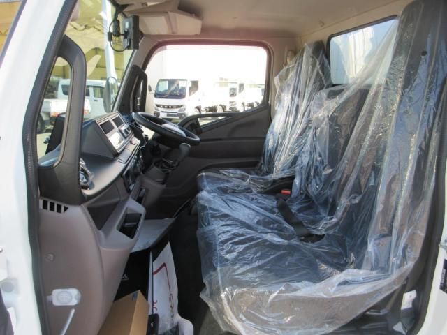 MITSUBISHI CANTER 2025 Image 31