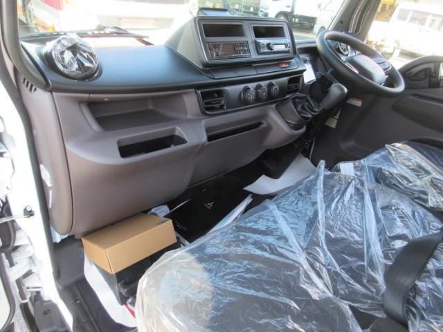 MITSUBISHI CANTER 2025 Image 31