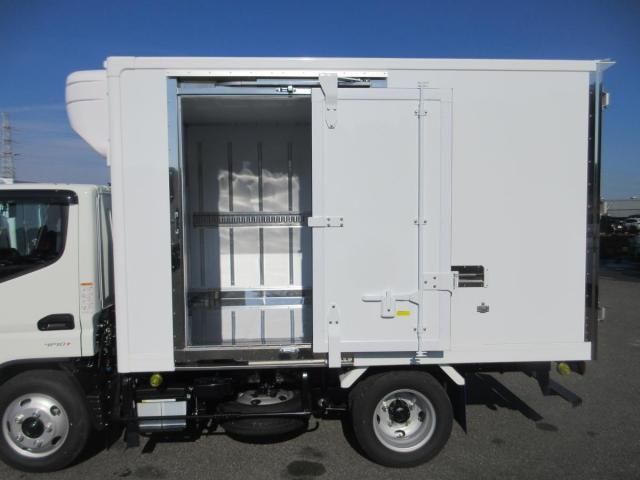 MITSUBISHI CANTER 2025 Image 31