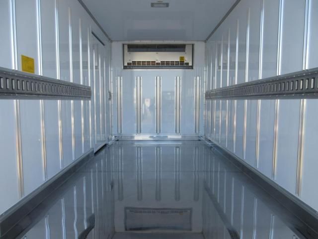 MITSUBISHI CANTER 2025 Image 31